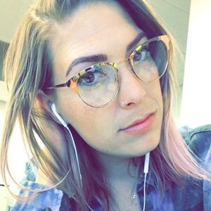 Meet your Posher, Elizabeth